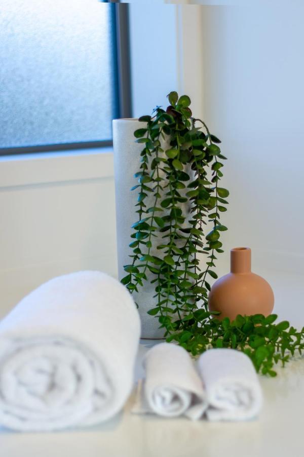 Urban Park Escape 2 Bed 2 Bath W/Carpark Apartman Christchurch Kültér fotó